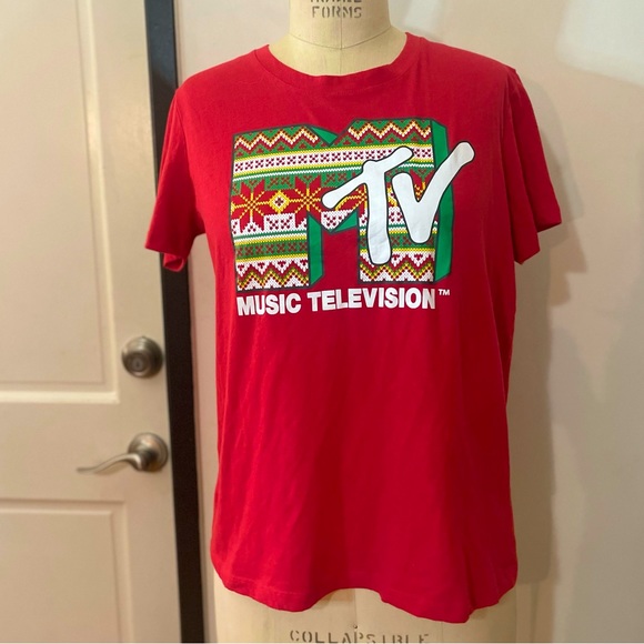 MTV Holiday Print Women’s Red Short Sleeve Graphic T-Shirt XL - Picture 2 of 9